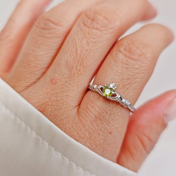 Claddagh Peridot Ring, Sterling Silver Ring, Friendship Loyalty Ring, 925 Silver - Picture 8 of 9